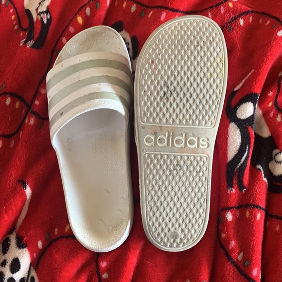 grey/white adidas slides - Picture 3 of 3
